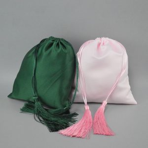 Satin bags with drawstring tassel for hair extensions wigs bundles